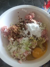 绿色美食四喜丸子做法图解1)