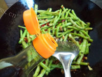 好吃的豆豉煸豆角做法图解7)