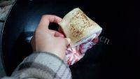 诱人的回锅肉做法图解2)
