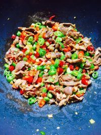 家常菜酸豆角炒鸡胗做法图解10)