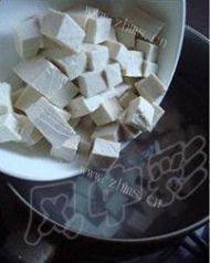 家常菜黄瓜拌豆腐做法图解3)