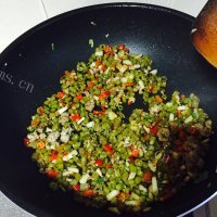 家常菜肉末酸豆角做法图解8)