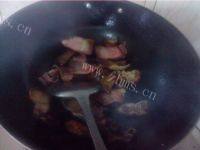 家常菜蒜苗炒腊肉做法图解10)