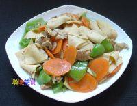 诱人的尖椒炒干豆腐