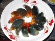 简单的凉拌松花蛋做法图解4)