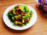 芹菜尖椒炒肉丝做法图解11)