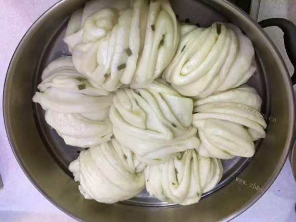 营养丰富的葱油花卷