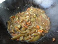 家常菜肉末烧茄子做法图解8)