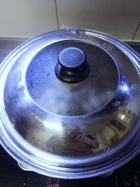 诱人的辣炒花蛤做法图解9)