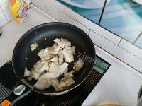 常吃不腻的大葱炒肉做法图解2)