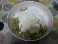 色泽鲜亮的红薯饼做法图解3)