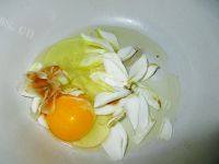 美味栀子花鸡肉丝蛋花汤做法图解1)