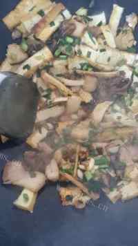 家常豆腐白菜面做法图解6)