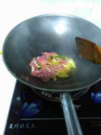 家常菜酸黄瓜肉丝做法图解4)