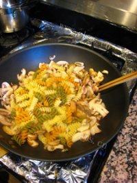 自己做的蘑菇鸡肉意面做法图解9)