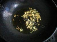 「美味可口」辣白菜炒五花肉做法图解4)