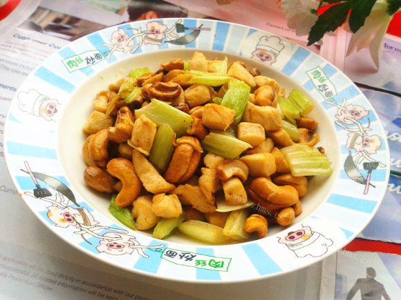 西芹腰果鸡丁