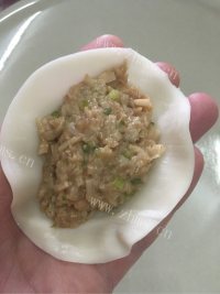 家常猪肉莲藕饺子做法图解7)