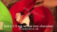 自制巧克力舒芙蕾做法图解13)
