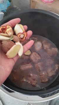 美味的山药炖肋排做法图解5)