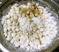 自制椒盐玉米脆饼做法图解4)