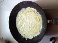 鸡蛋摊饼自制做法图解9)