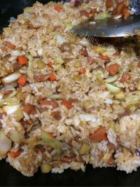 口感不错的炒米饭做法图解9)