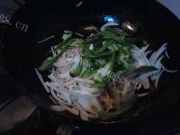 家常菜青椒炒土豆丝做法图解6)