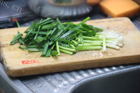 蒜香东头烧肉做法图解3)