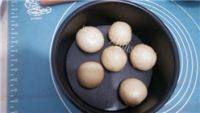 色泽不错的肉松餐包做法图解6)