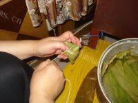 好吃的绿豆粽子做法图解7)