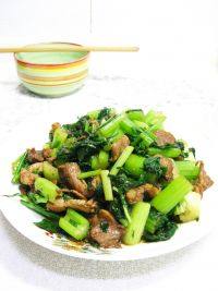自己做的芹菜炒肉