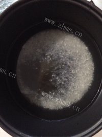 美味的红枣燕麦粥做法图解1)