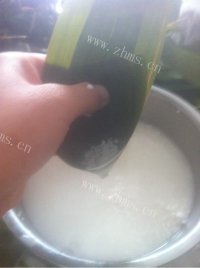 香气浓郁的红枣粽子做法图解2)