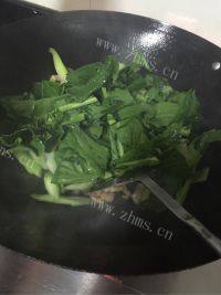 五花肉炒芥兰做法图解6)