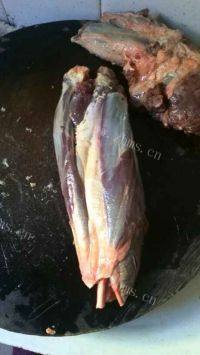 自制卤牛肉做法图解1)