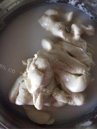 香气浓郁的自制凉皮做法图解3)