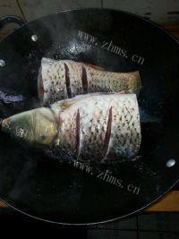 美味的炖鲤鱼做法图解3)