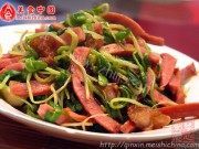 家常菜香肠炒黑豆芽