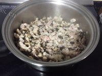 自制香菇肉酱做法图解4)