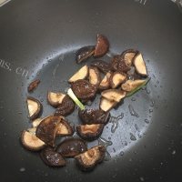 香菇排骨做法图解3)