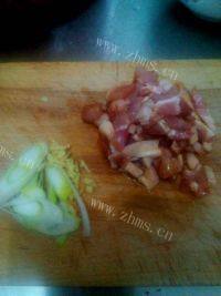 家常菜黄豆芽炒肉做法图解2)