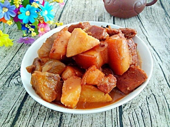 营养丰富的茄子土豆炖肉