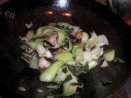 回味无穷的香菇炒油菜