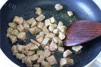 「DIY美食」酱爆肉丁做法图解3)