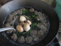 回味无穷的肉丸菠菜汤做法图解11)