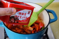 诱人的辣白菜豆腐汤做法图解5)