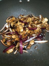 唇齿留香的腐竹炒肉做法图解5)