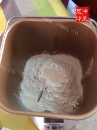 自制蔓越莓奶酪面包做法图解4)