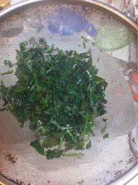特色薄荷绿豆薏米汤做法图解9)